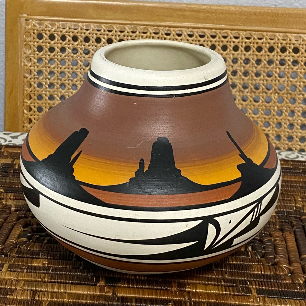 Navajo Native American Pottery Mountains Planter Bowl Vase